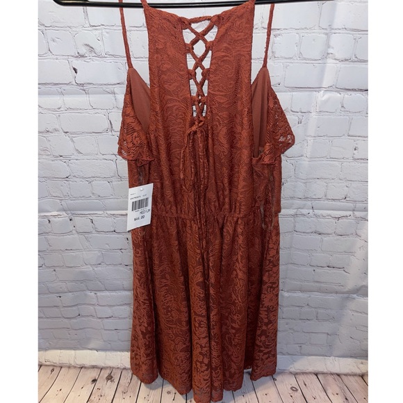 City Triangles Dress - Picture 4 of 7